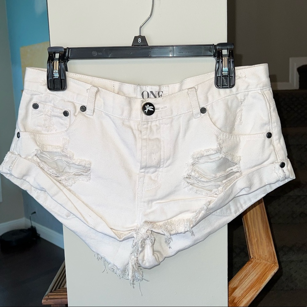 One teaspoon Bandit White Jean Shorts — Size 28, *gently worn condition*